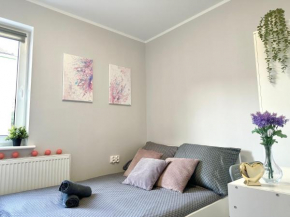 MMRent Pink Fusion Room